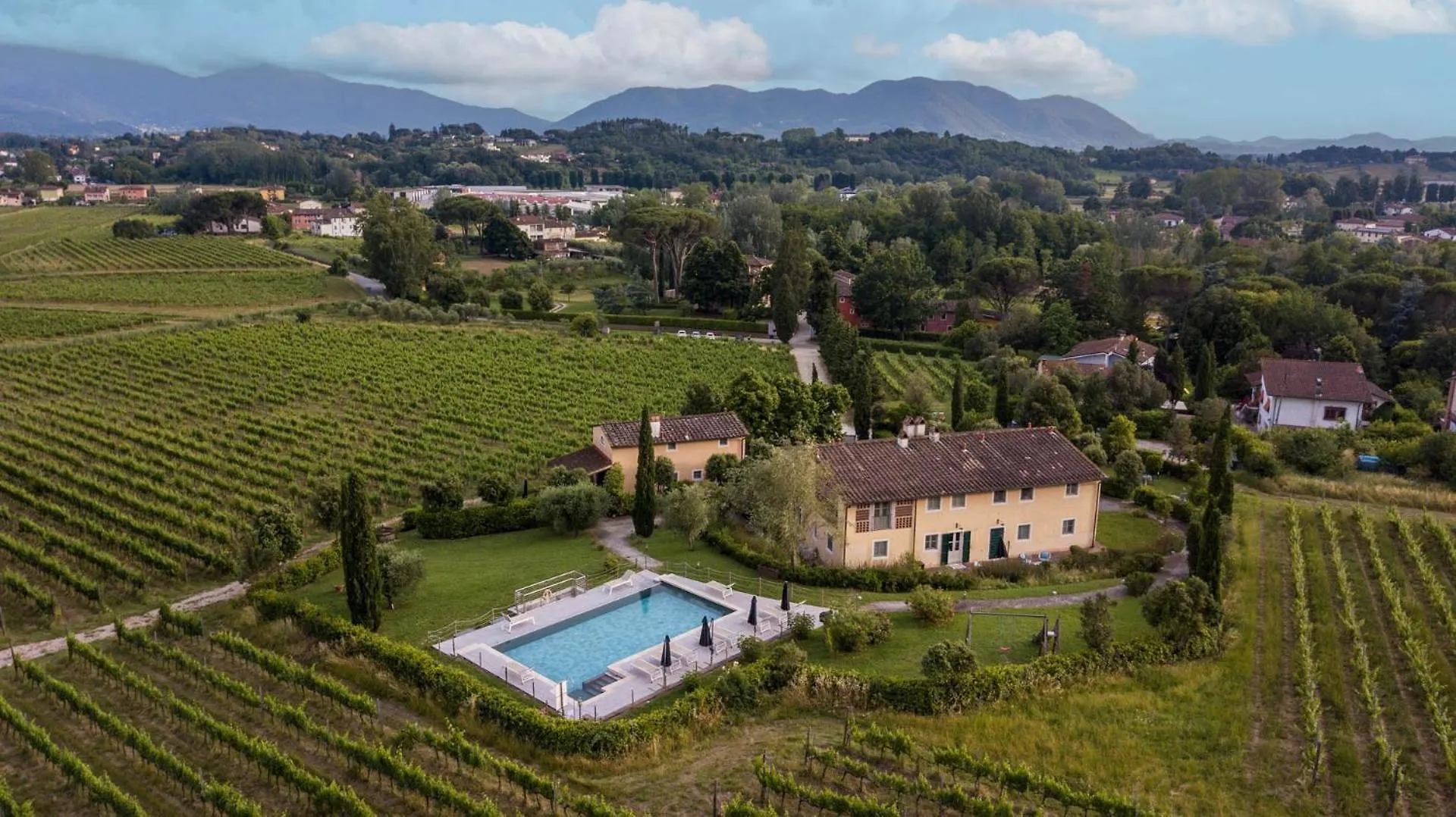 Donato Farmhouse Apartment With Shared Pool Lucca